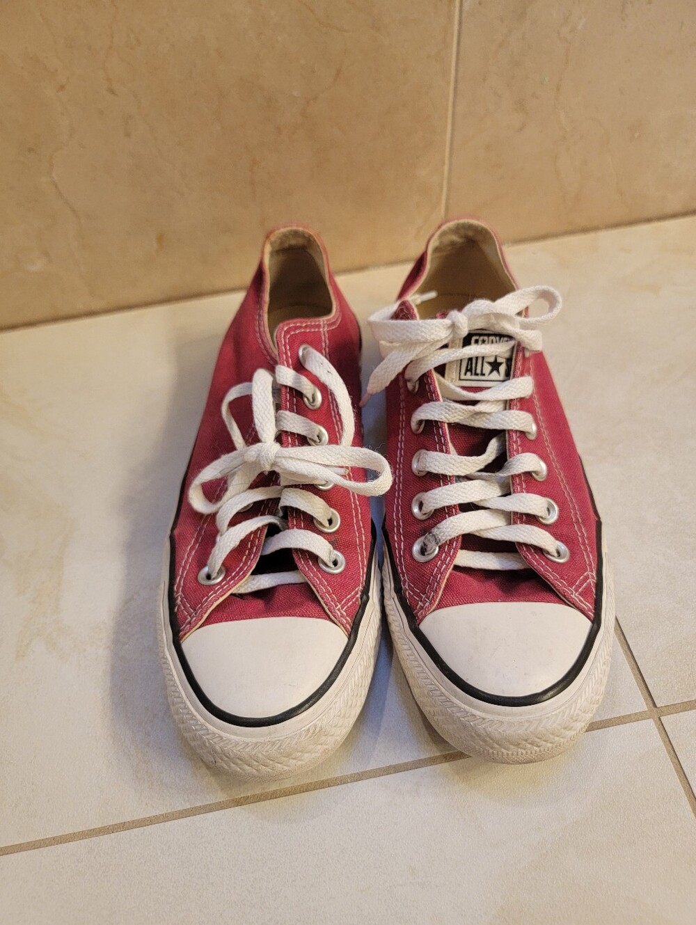Low Top Sneakers - Red